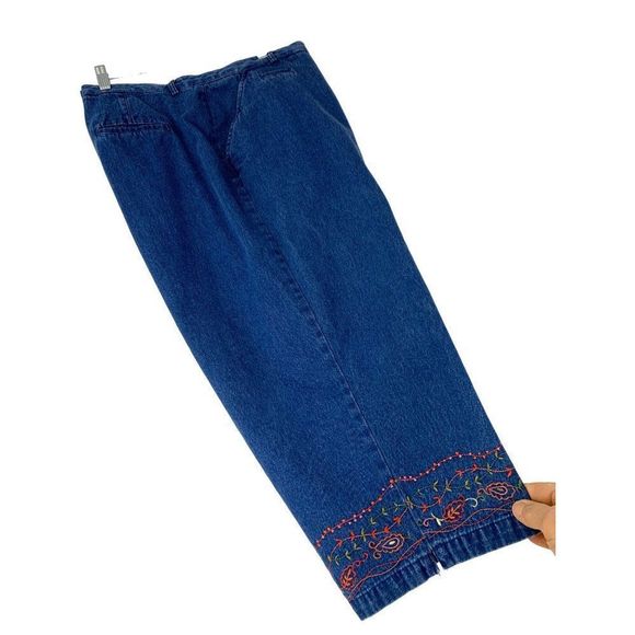 Westbound II Denim - Women’s westbound II essentials embroider Capri jeans 22W 5846